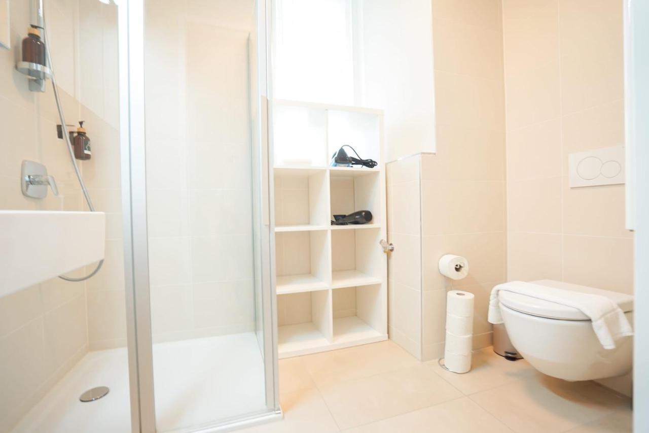 Apartment In High-rise On The Danube Wien